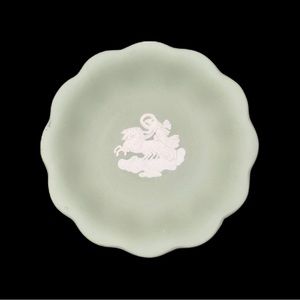 Wedgwood - Jasperware (Sage Green) - Scalloped Pin Tray - WWJWG39